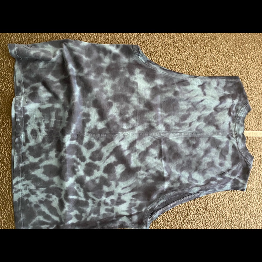 Lululemon Tie Die Tank - Picture 7 of 8